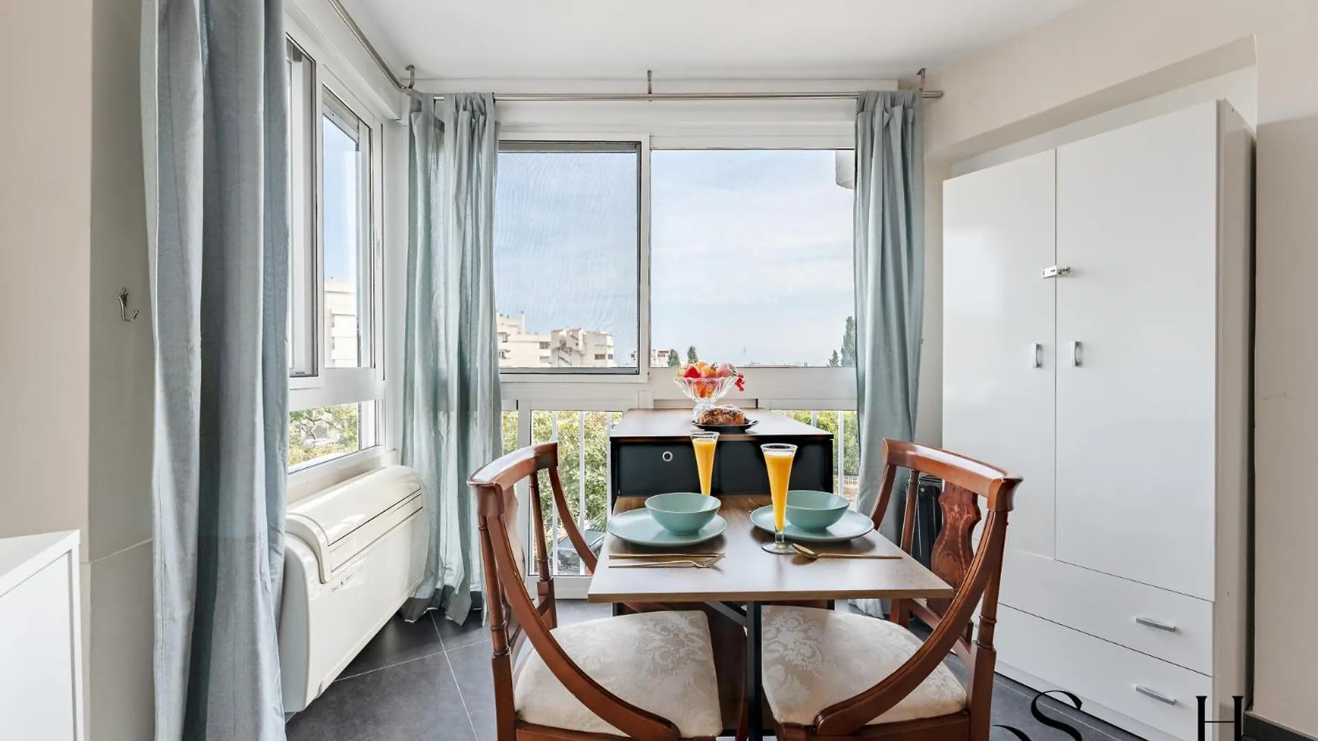 Stylish Retreat 1Bed, Pool, Sleeps 3 Apartment Benalmadena