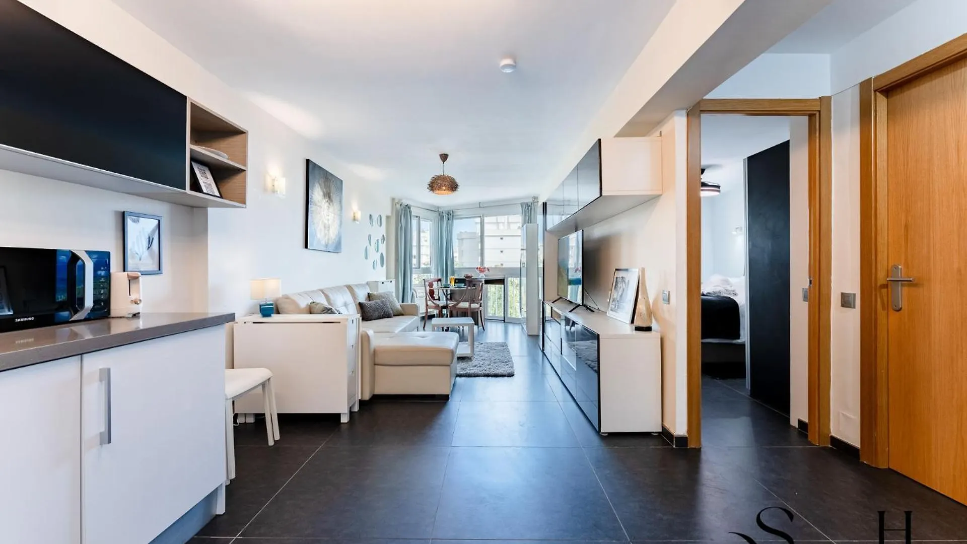 Stylish Retreat 1Bed, Pool, Sleeps 3 Apartment Benalmadena Spain