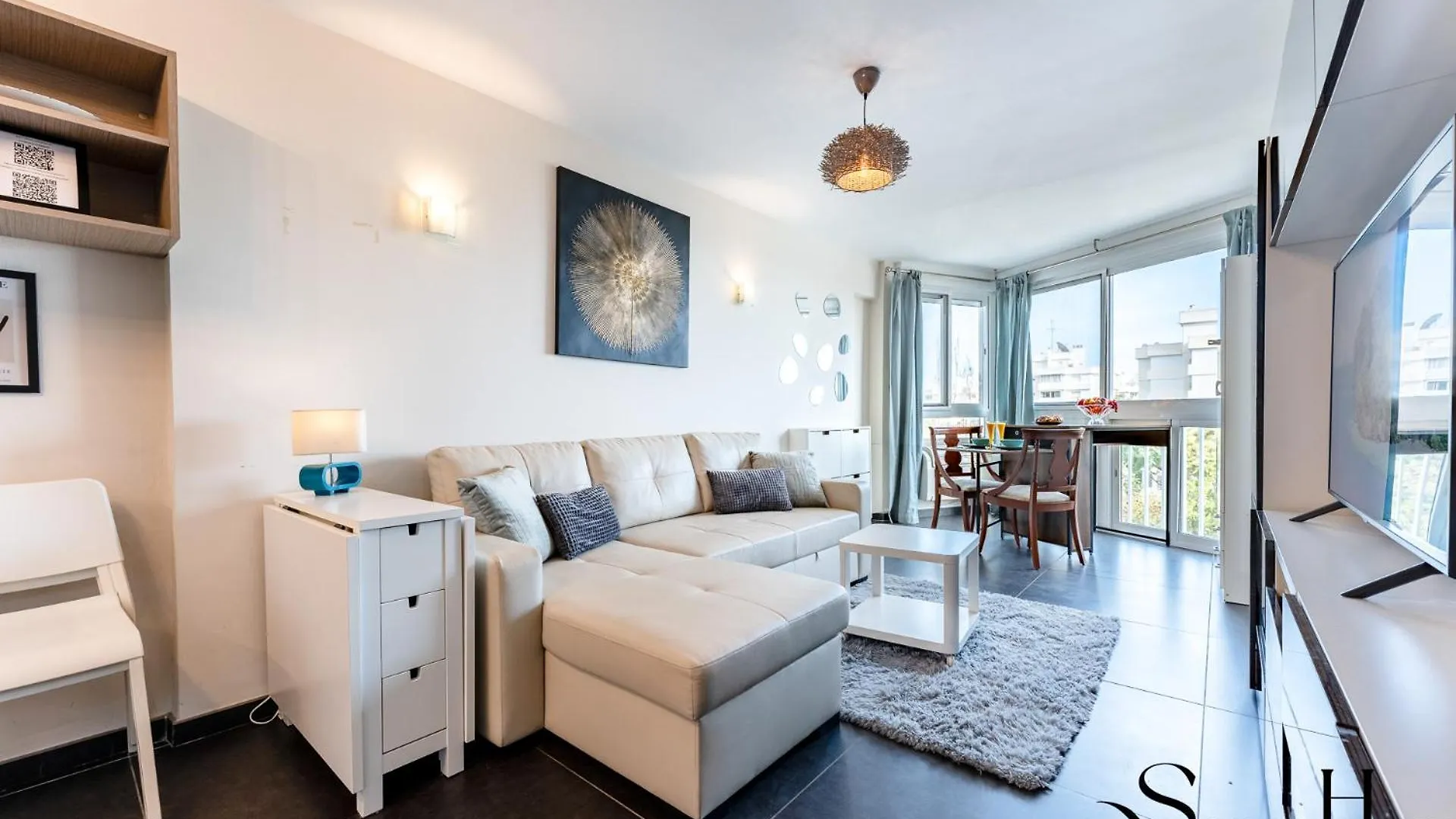 Stylish Retreat 1Bed, Pool, Sleeps 3 Apartment Benalmadena