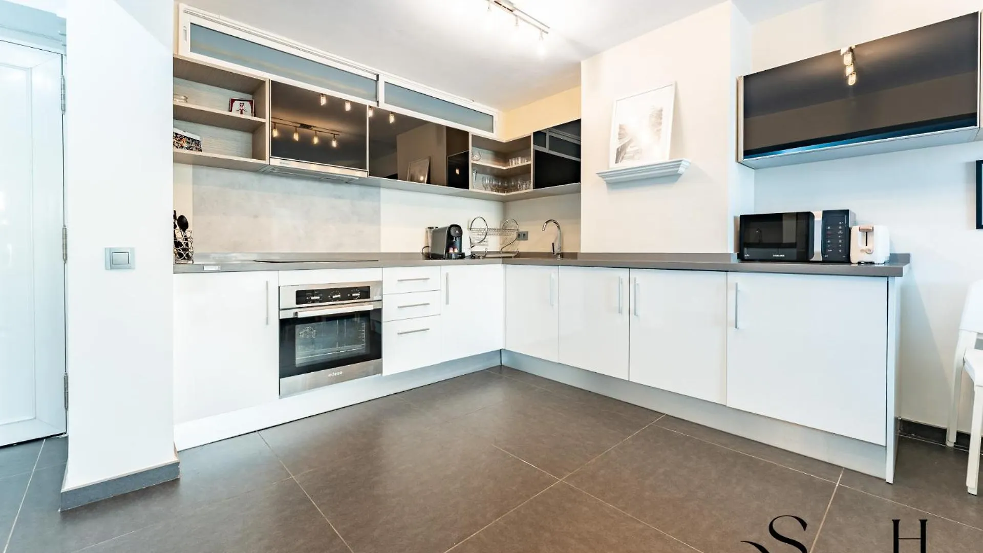 Stylish Retreat 1Bed, Pool, Sleeps 3 Apartment Benalmadena 0*,  Spain